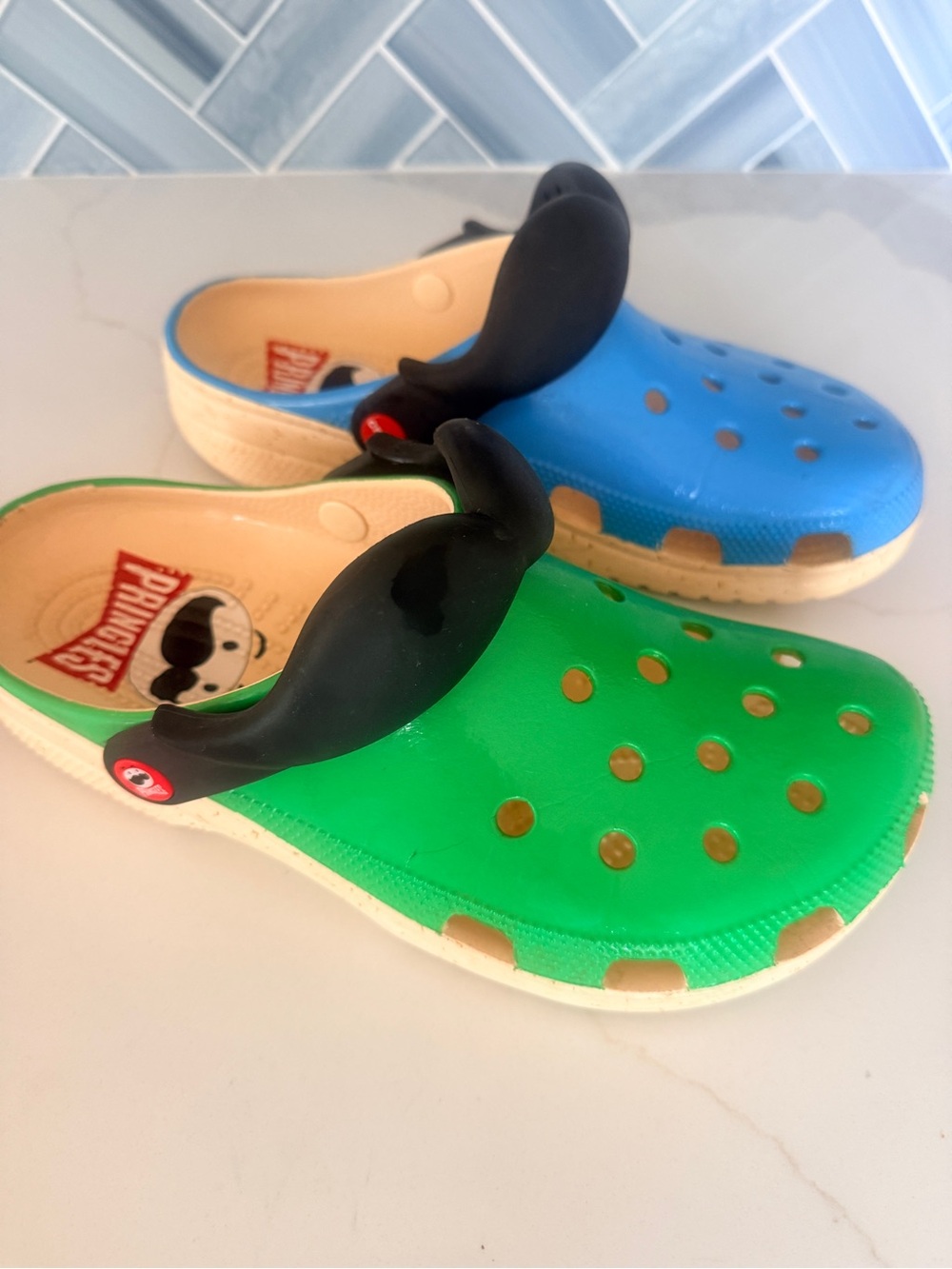 Men's Size 9 Pringles Crocs